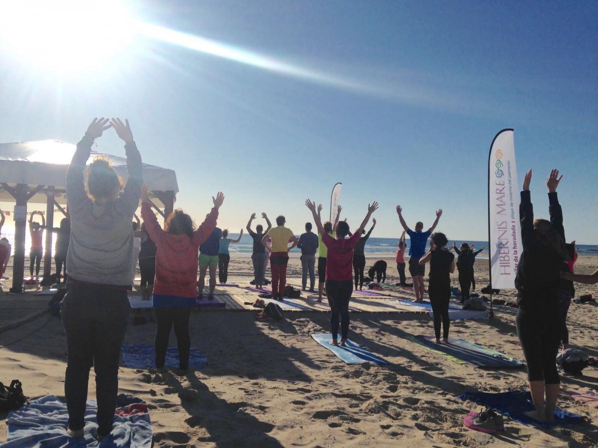 hibernis mare playa invierno pilar de la horadada mil palmeras hatha yoga