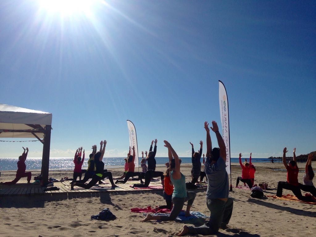 hibernis mare playa invierno pilar de la horadada mil palmeras hatha yoga