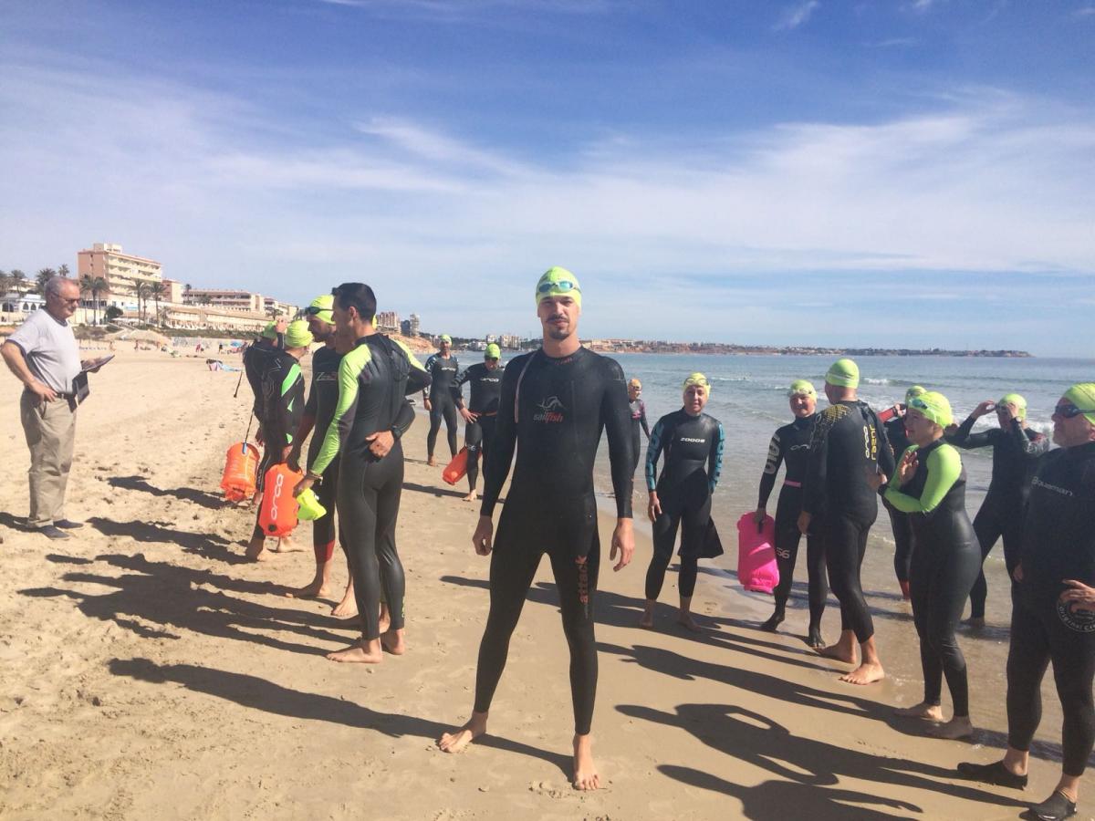 swimmers meeting point hibernis mare mil palmeras pilar de la horadad
