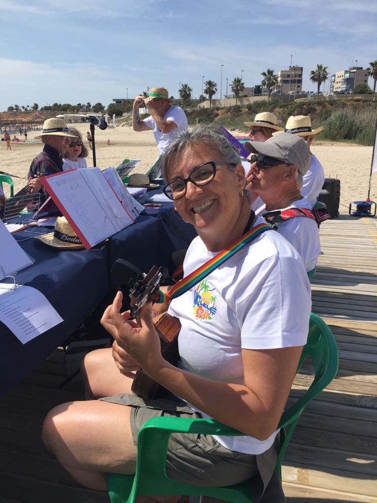 ukelele beach meeting point hibernis mare mil palmeras pilar de la horadad