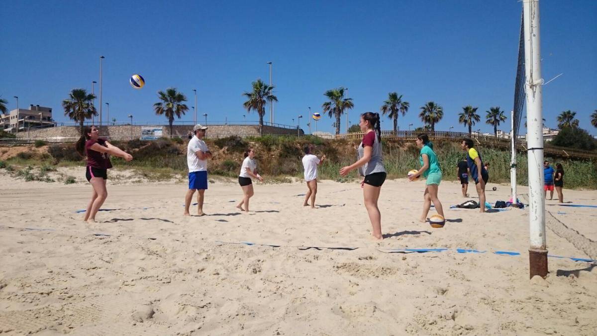 hibernis mare playa invierno pilar de la horadada mil palmeras voley