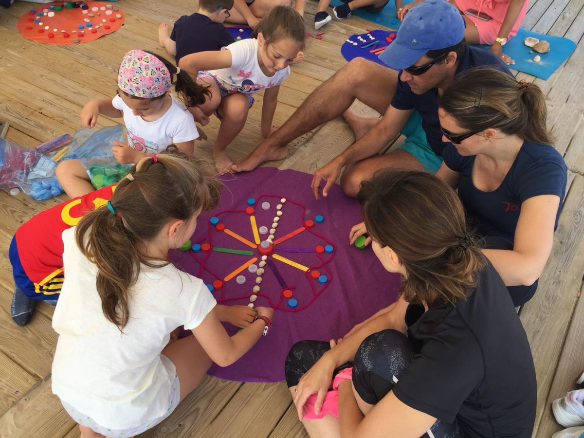 yoga infantil hibernis mare mil palmeras playa invierno pilar de la horadada