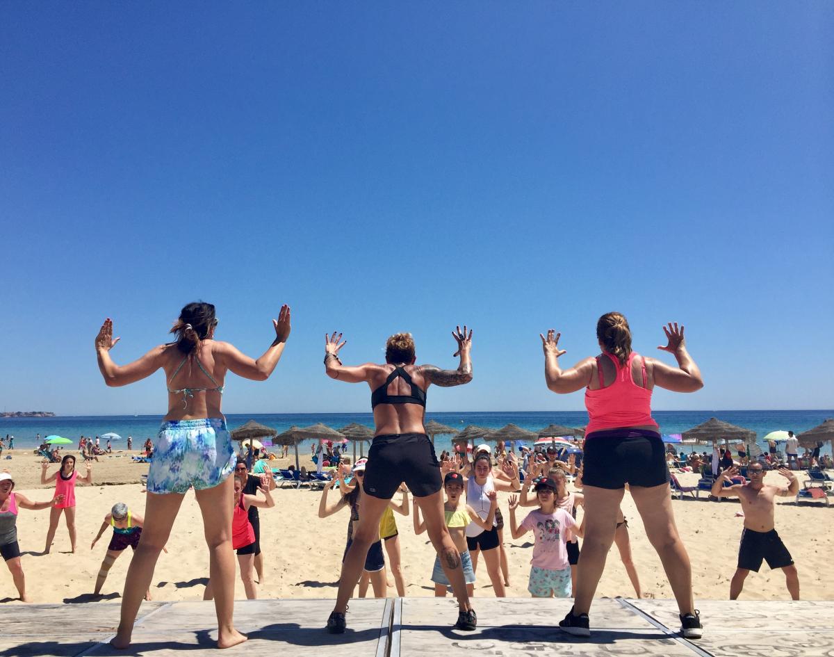 zumba hibernis mare mil palmeras pilar de la horadada playa de invierno
